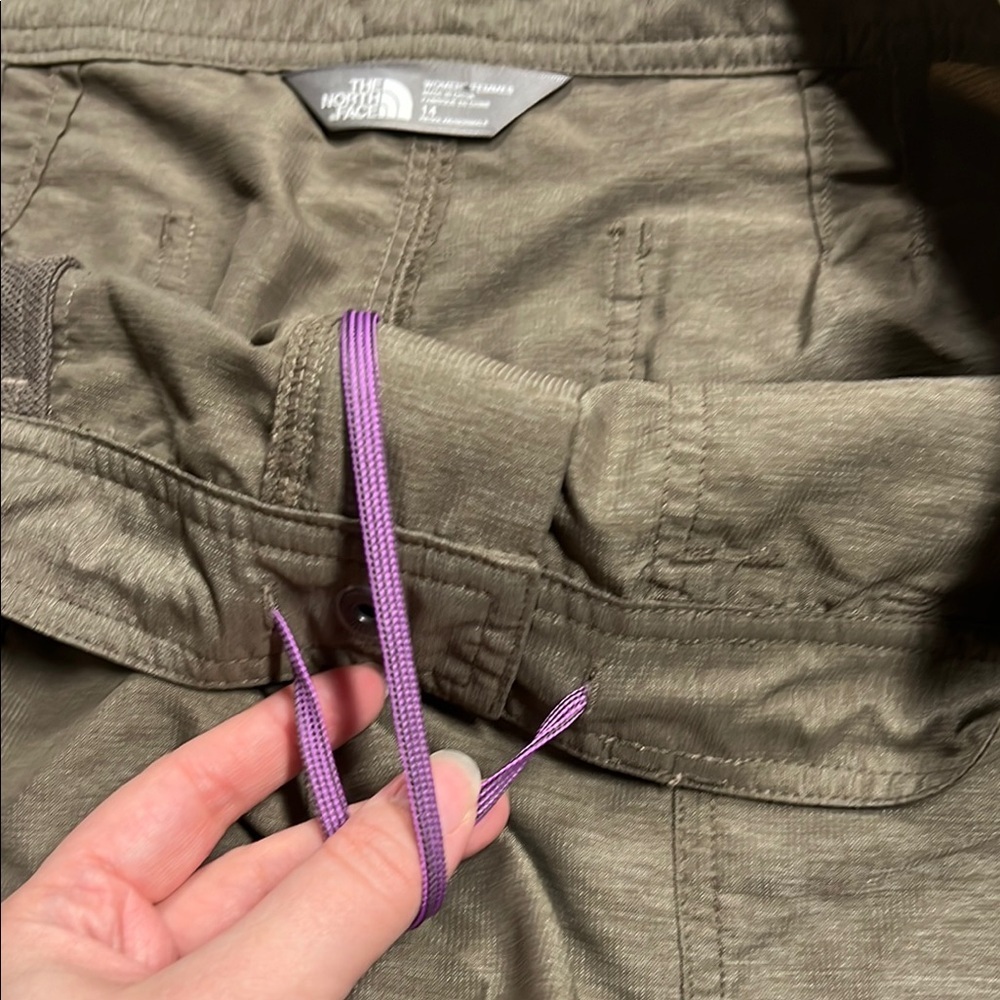 The North Face Women's Horizon 2.0 Roll-Up Shorts - Picture 5 of 7